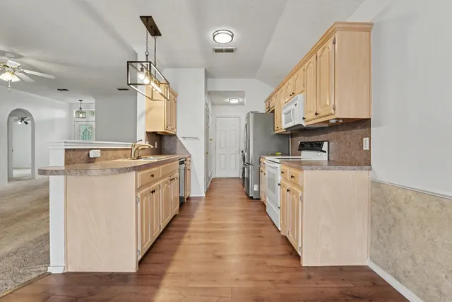 Photo 7 — 6208 15th Street, Lubbock, TX 79416