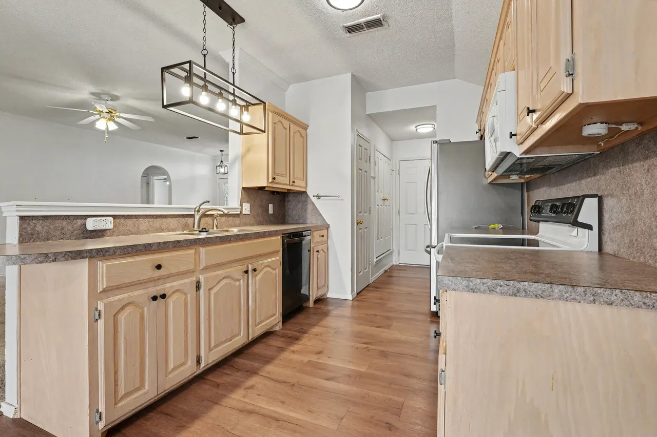 Photo 8 — 6208 15th Street, Lubbock, TX 79416