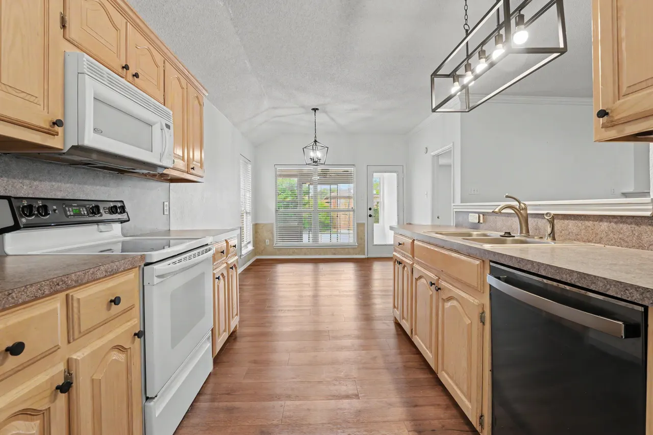 Photo 9 — 6208 15th Street, Lubbock, TX 79416