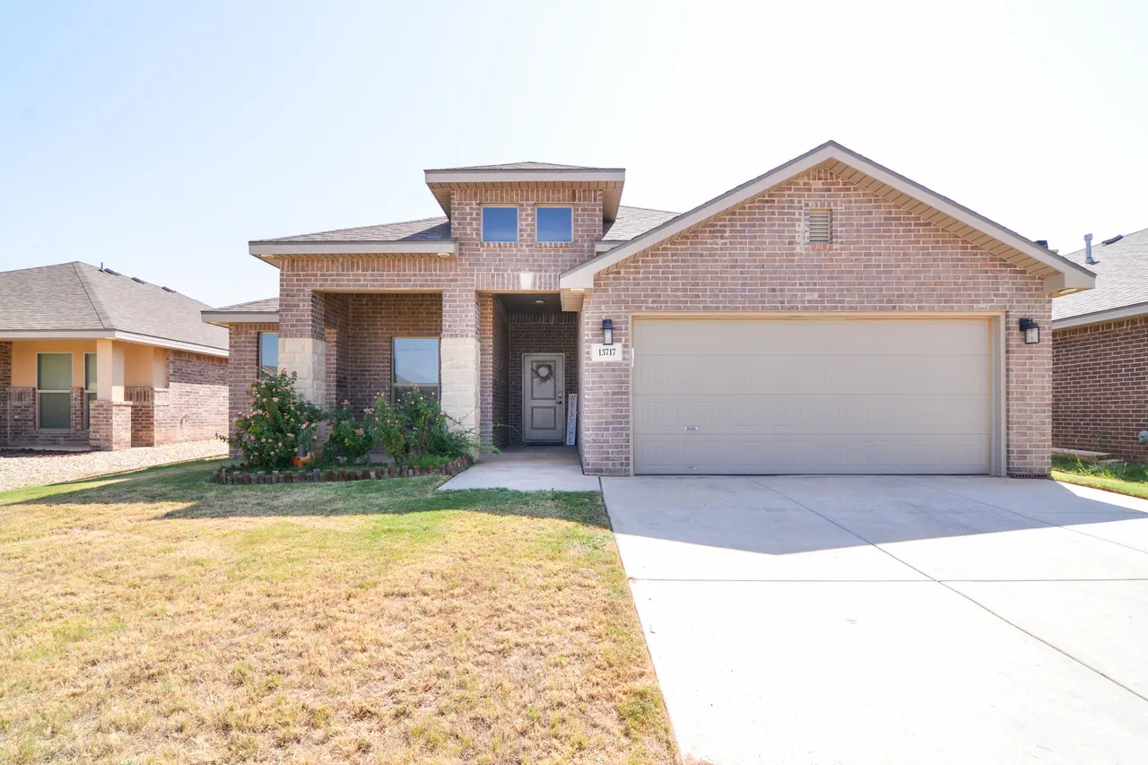 Photo 2 — 13717 Sherman Avenue, Lubbock, TX 79423