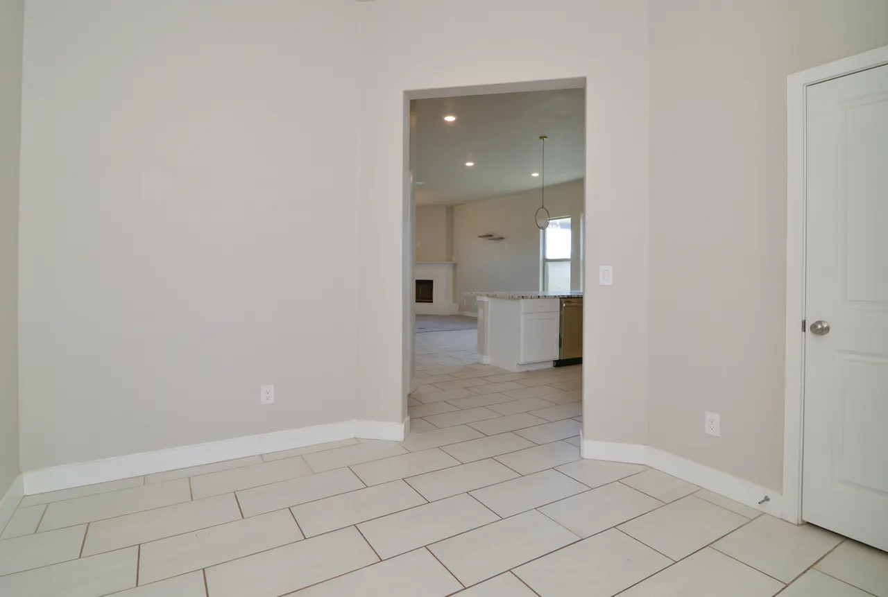 Photo 5 — 13717 Sherman Avenue, Lubbock, TX 79423