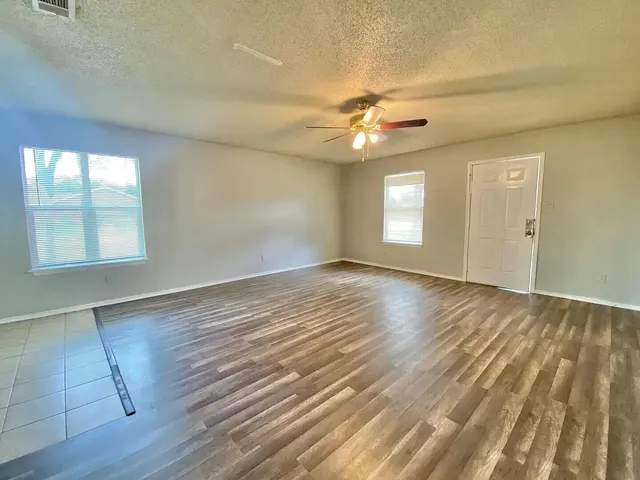 Photo 3 — 1801 38th Street, Lubbock, TX 79412