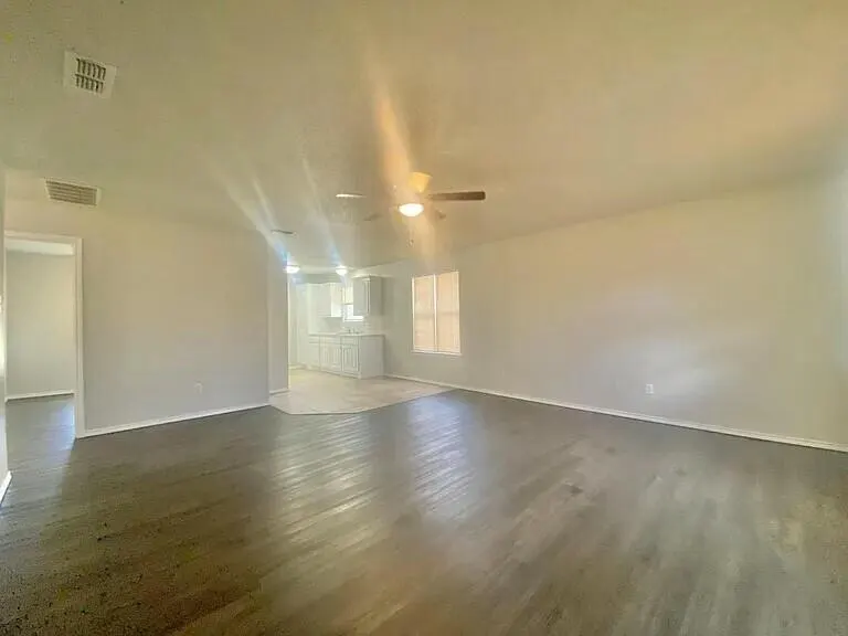 Photo 12 — 1801 38th Street, Lubbock, TX 79412