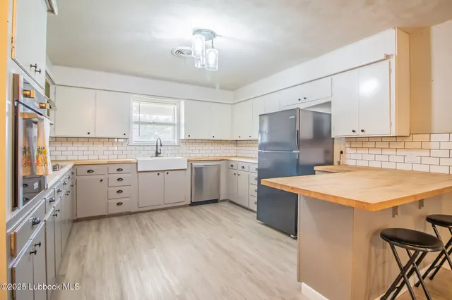 Photo 7 — 815 Cedar Street, Floydada, TX 79235