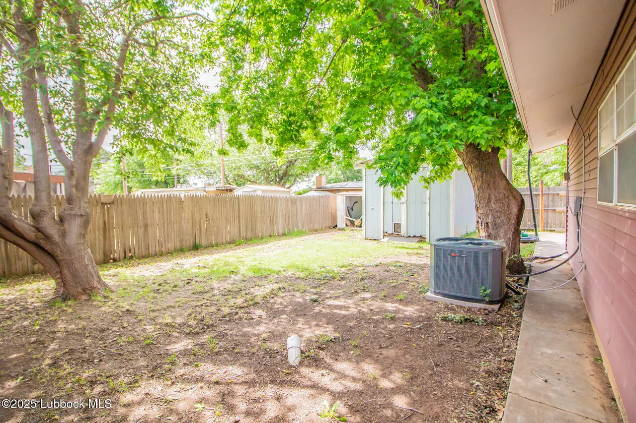 Photo 31 — 815 Cedar Street, Floydada, TX 79235