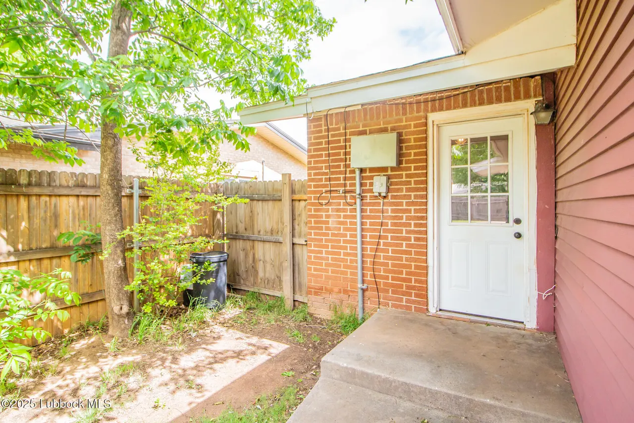 Photo 34 — 815 Cedar Street, Floydada, TX 79235