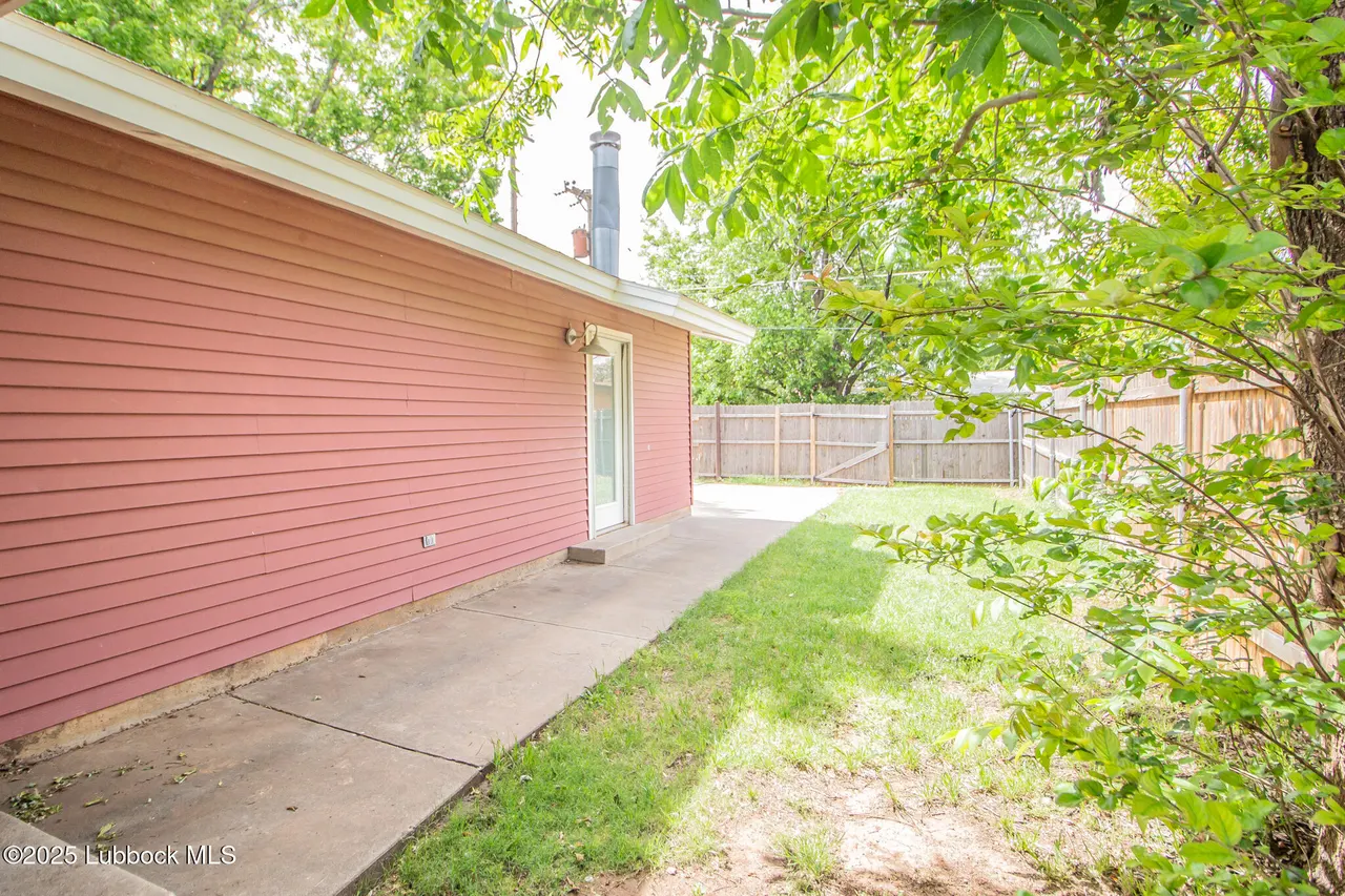 Photo 35 — 815 Cedar Street, Floydada, TX 79235