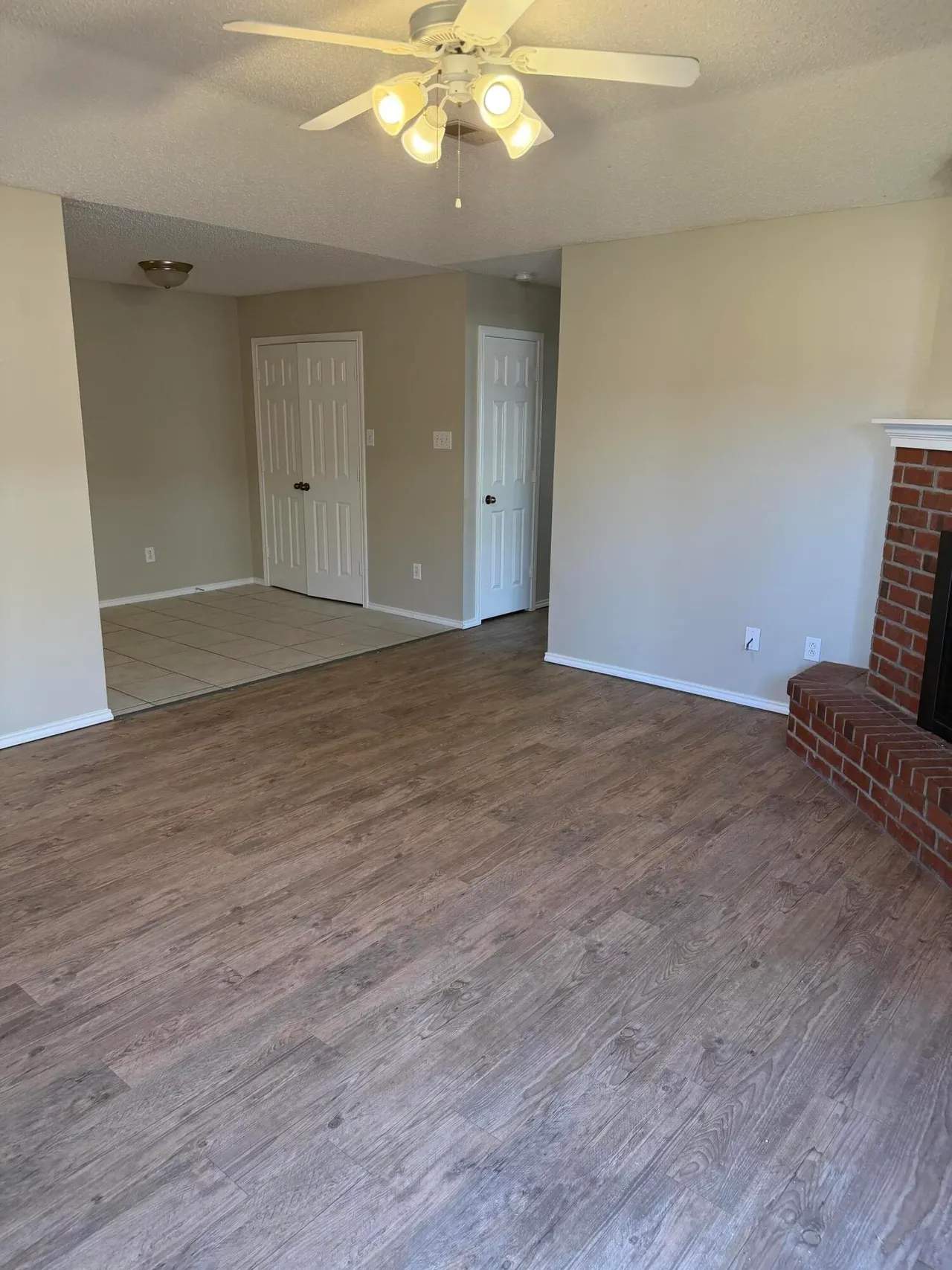 Photo 4 — 2405 87th Street B, Lubbock, TX 79423