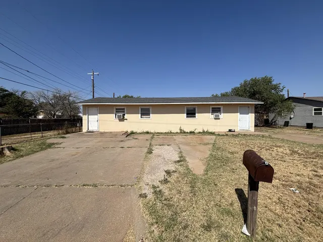 Front exterior — 2002 Kewanee Avenue APT B, Lubbock, TX 79407