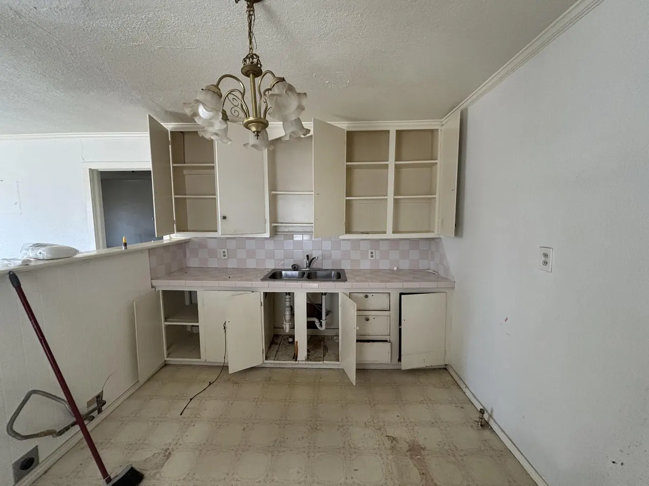 Photo 10 — 2002 Kewanee Avenue APT B, Lubbock, TX 79407