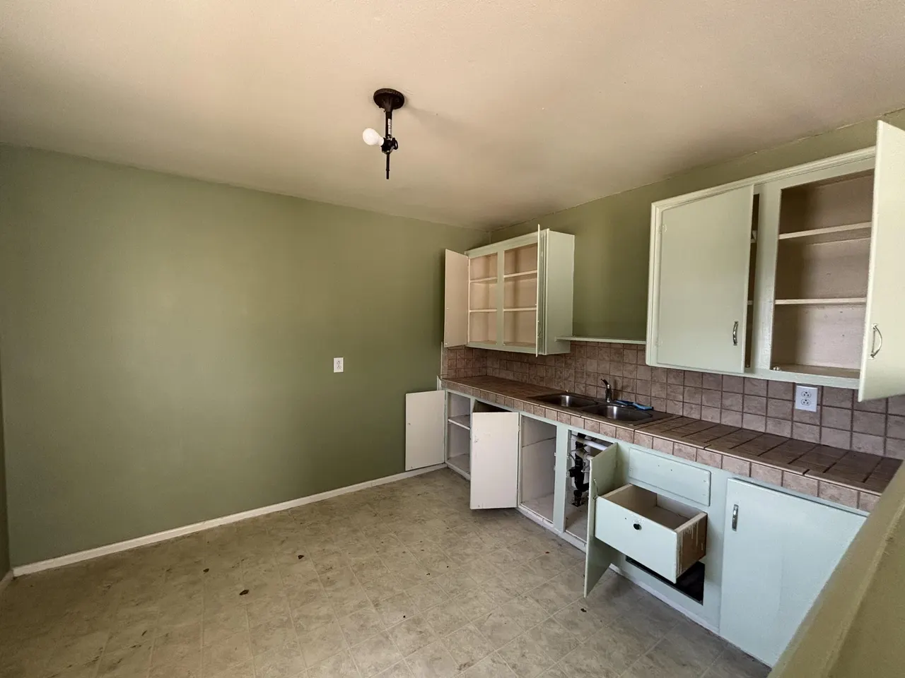 Photo 17 — 2002 Kewanee Avenue APT B, Lubbock, TX 79407