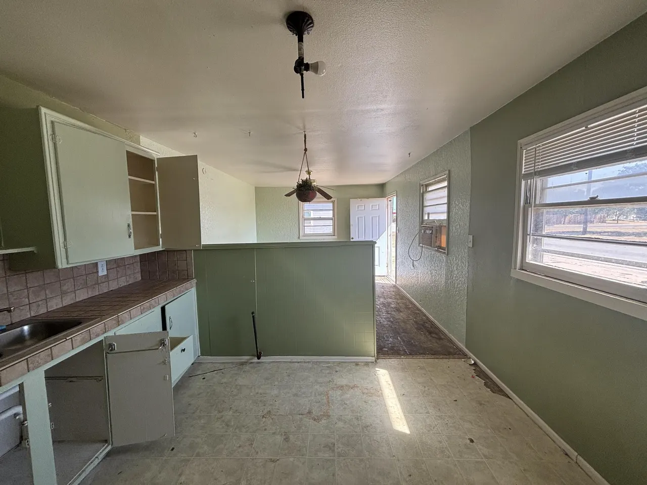Photo 19 — 2002 Kewanee Avenue APT B, Lubbock, TX 79407