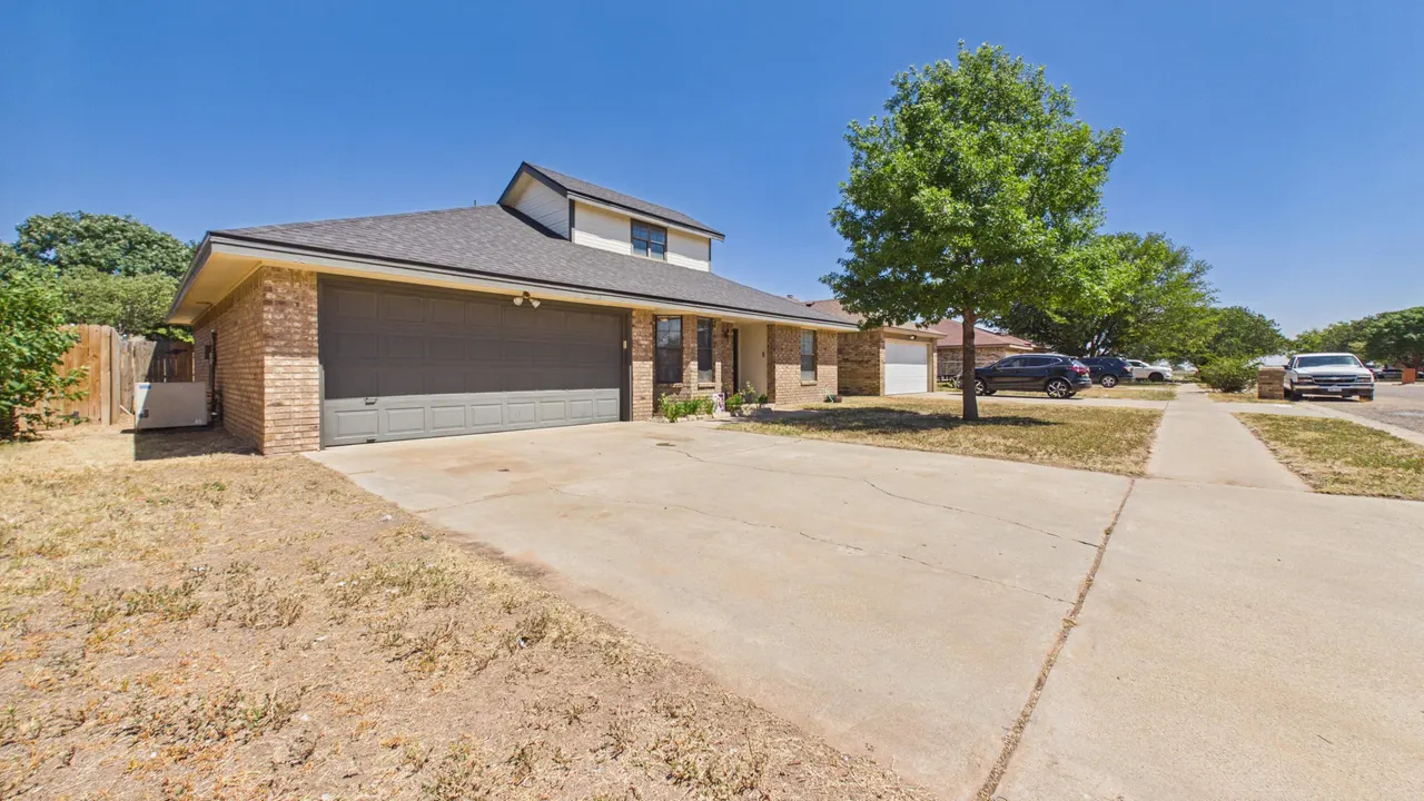 Photo 3 — 2116 93rd Street, Lubbock, TX 79423