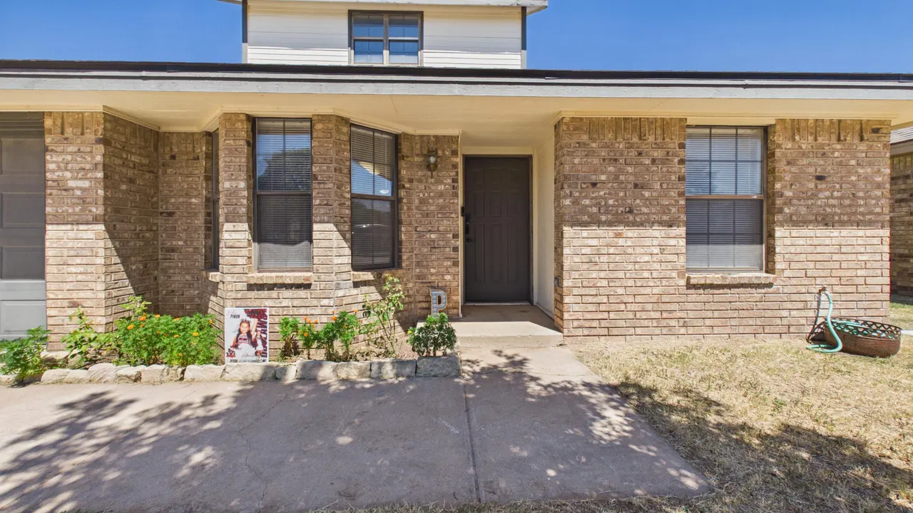Photo 4 — 2116 93rd Street, Lubbock, TX 79423