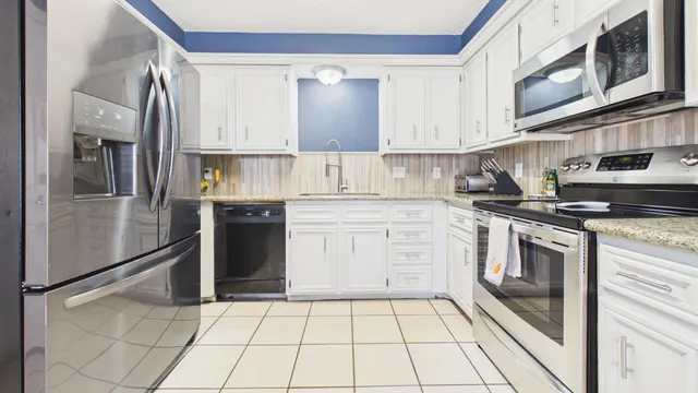 Photo 7 — 2116 93rd Street, Lubbock, TX 79423