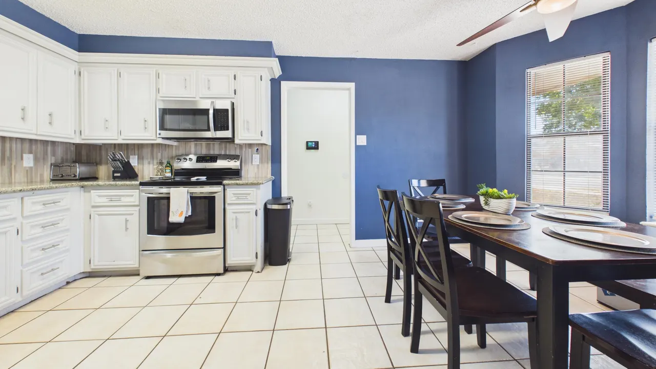 Photo 10 — 2116 93rd Street, Lubbock, TX 79423