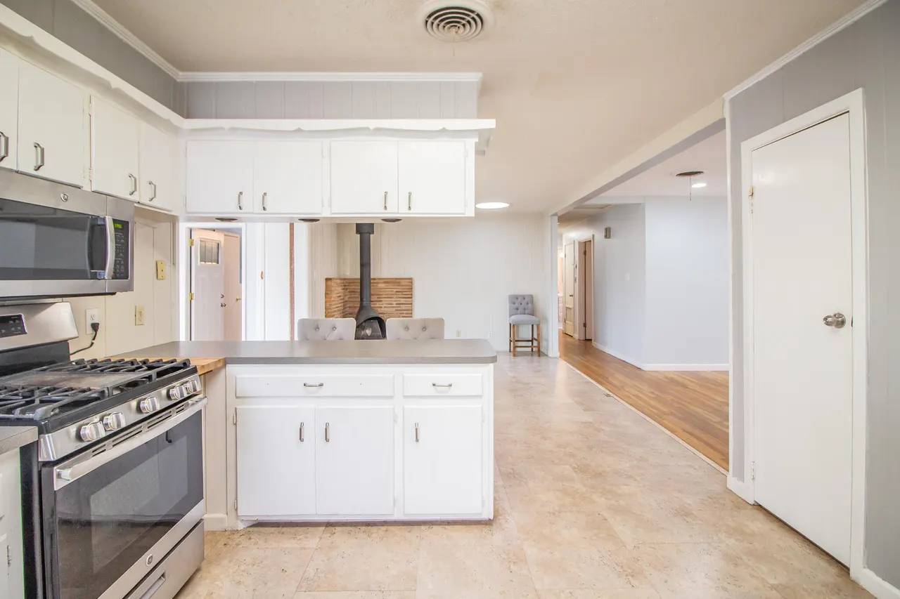 Photo 14 — 2806 58th Street, Lubbock, TX 79413