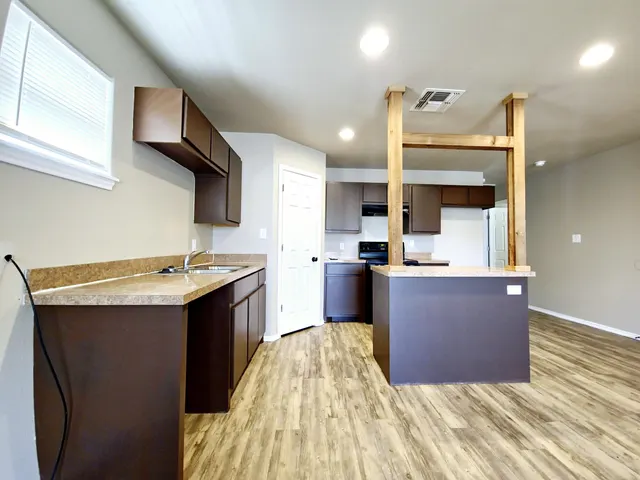 Photo 5 — 715 E Tulane Street 2, Lubbock, TX 79403