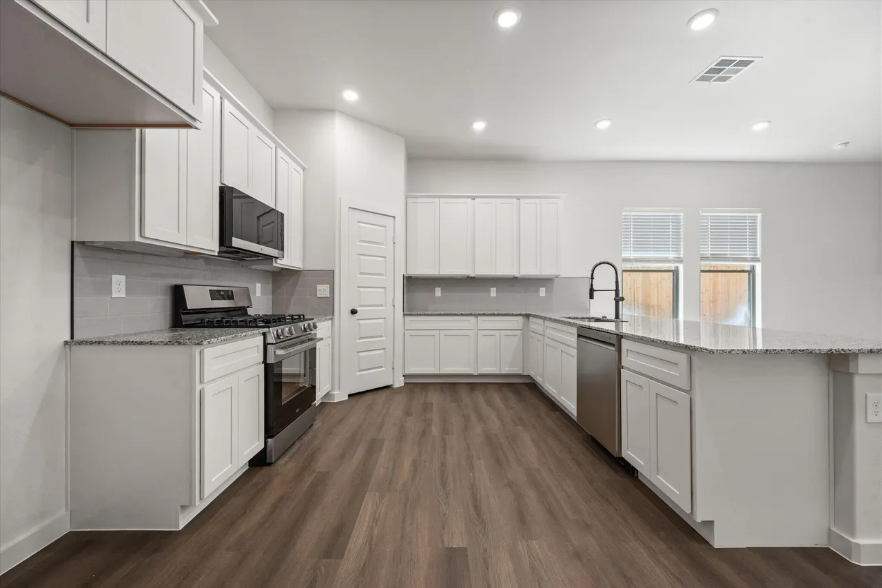 Photo 13 — 7004 53rd Street, Lubbock, TX 79407