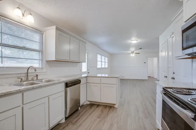 Photo 6 — 3030 57th Street, Lubbock, TX 79413