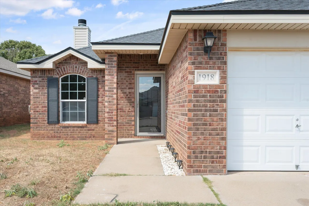 Photo 2 — 1918 99th Place, Lubbock, TX 79423