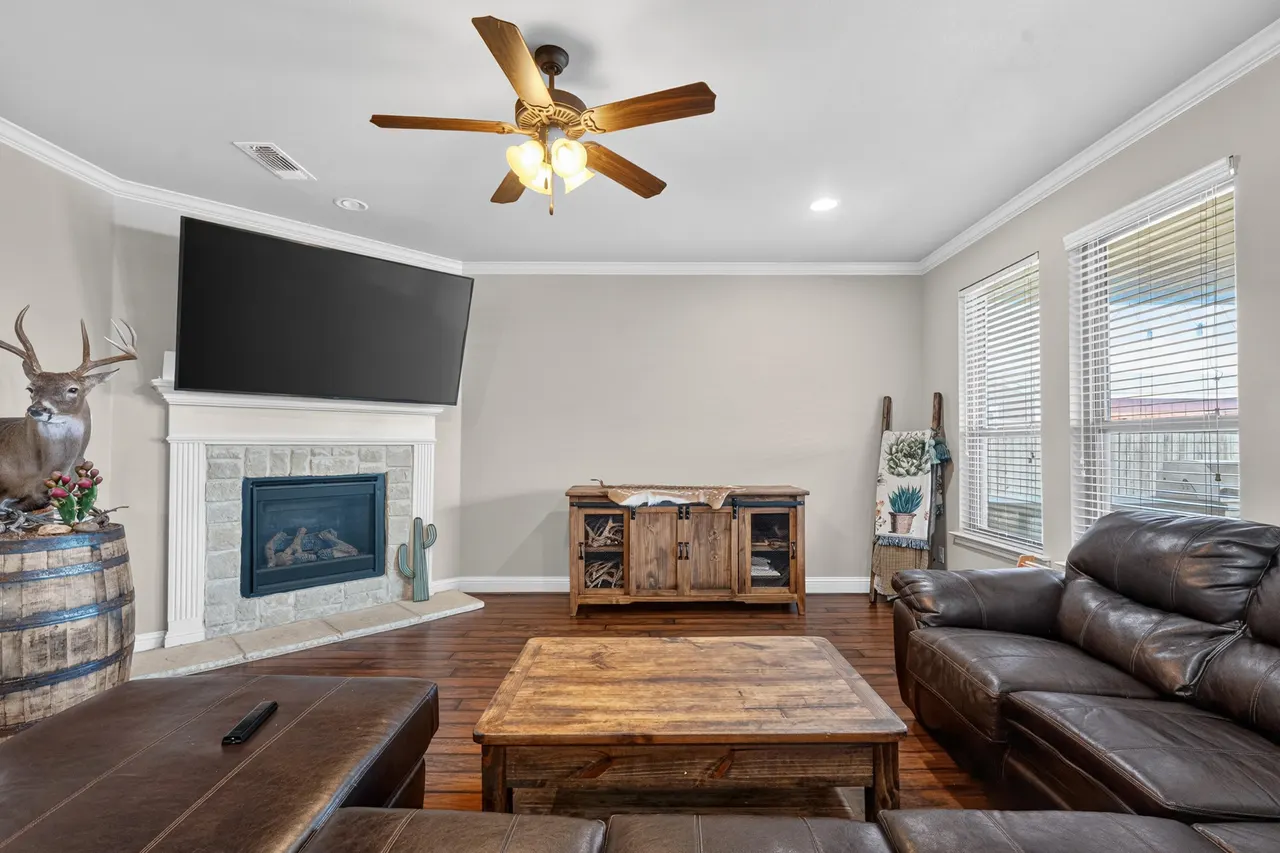 Photo 4 — 306 Hampshire Avenue, Wolfforth, TX 79382