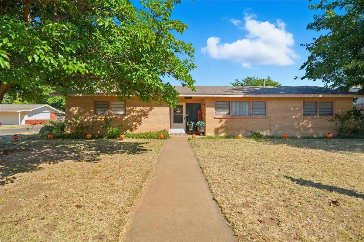 Photo 2 — 3816 44th Street, Lubbock, TX 79413