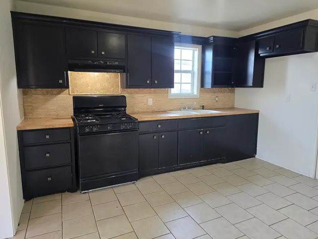 Photo 8 — 2904 Baylor Street, Lubbock, TX 79415