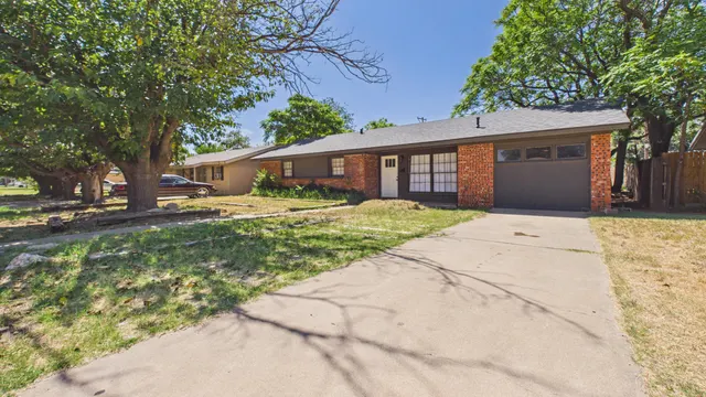 Photo 3 — 5115 42nd Street, Lubbock, TX 79414
