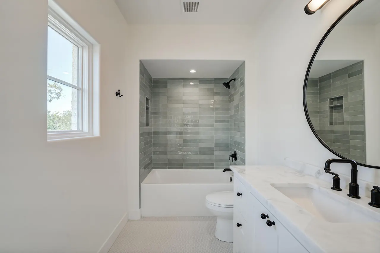 Photo 70 — 4507 19th Street #2, Lubbock, TX 79407