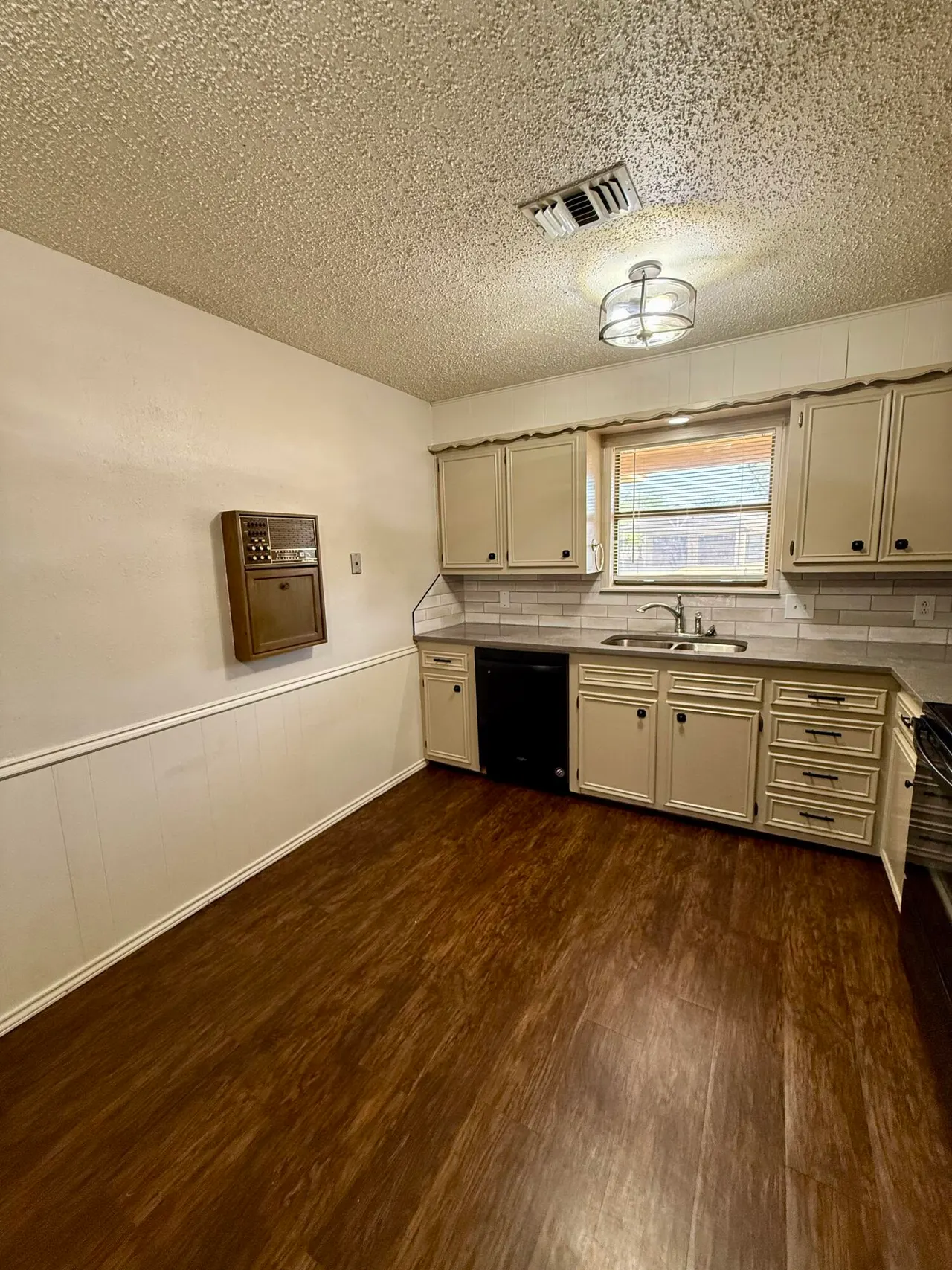 Photo 8 — 5917 14th Street, Lubbock, TX 79416