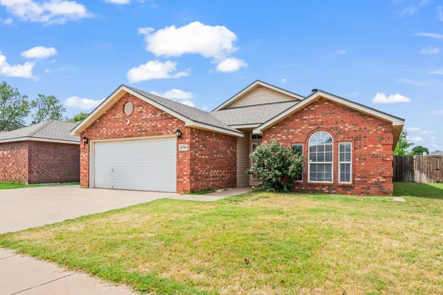 Photo 2 — 6704 89th Street, Lubbock, TX 79424
