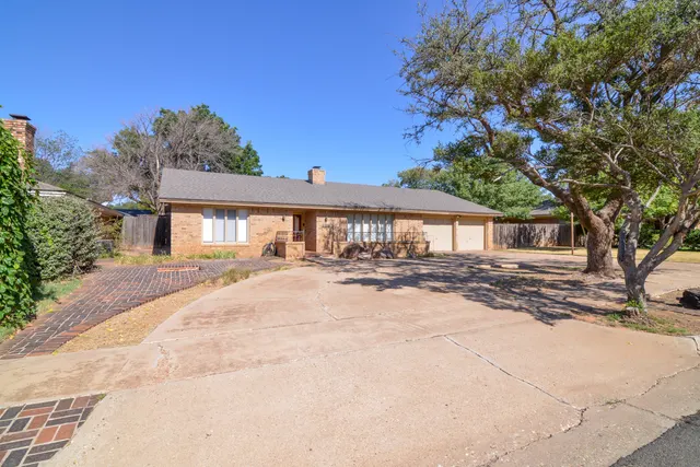 Photo 2 — 6806 Nashville Avenue, Lubbock, TX 79413
