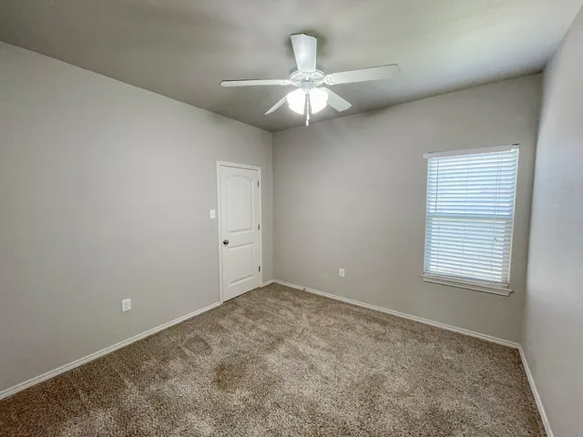 Photo 6 — 11206 Akron Avenue, Lubbock, TX 79423