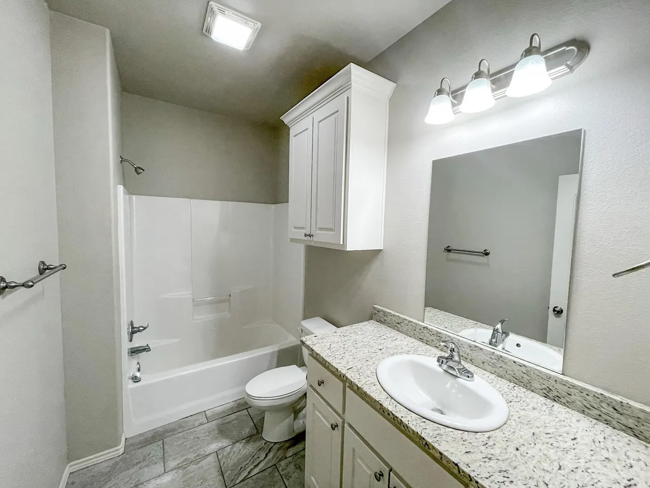 Photo 8 — 11206 Akron Avenue, Lubbock, TX 79423