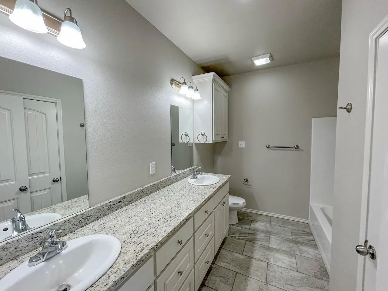 Photo 10 — 11206 Akron Avenue, Lubbock, TX 79423