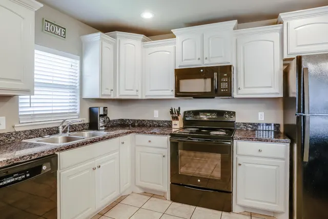 Photo 4 — 8703 15th Street, Lubbock, TX 79416