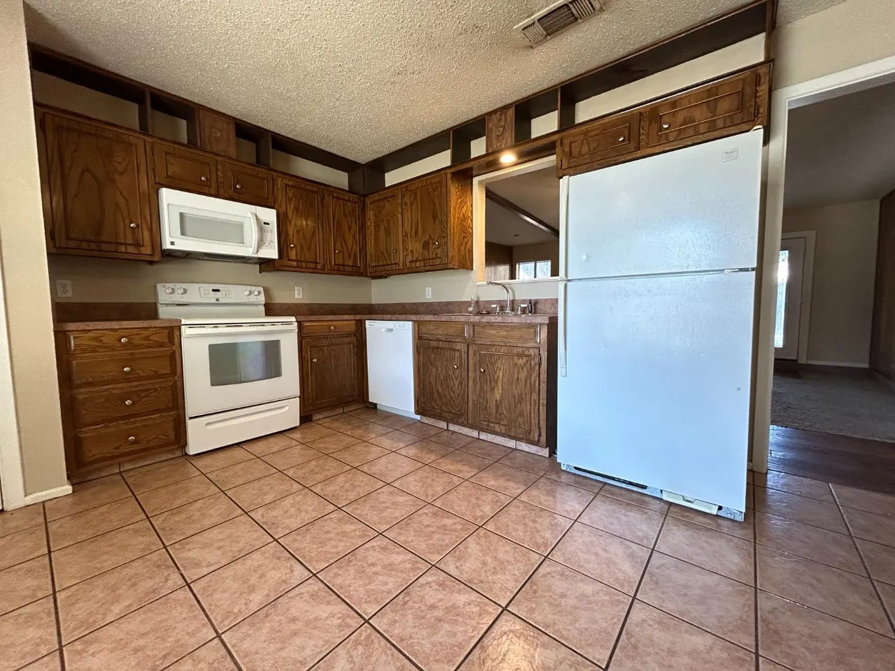 Photo 3 — 5504 Amherst Street, Lubbock, TX 79416