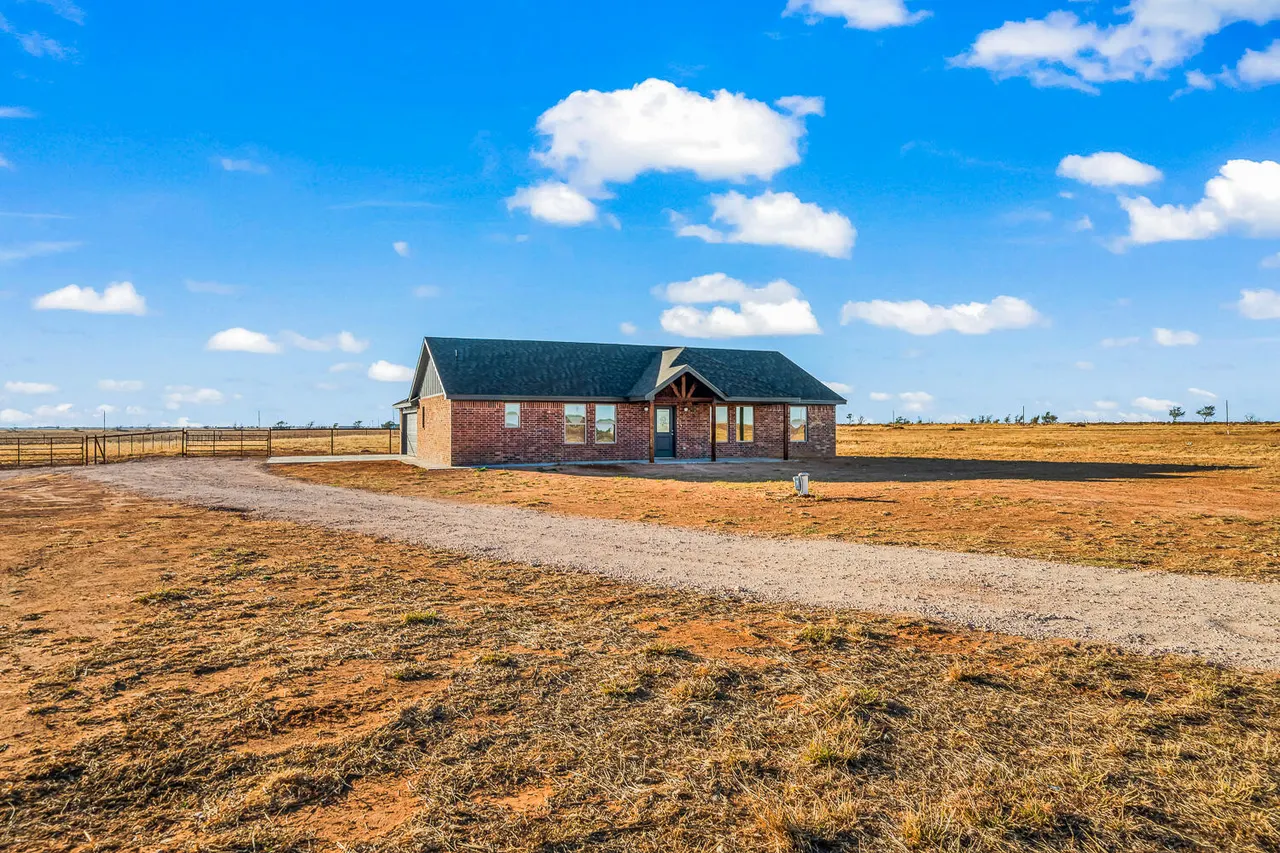 Photo 9 — 307 N F M 789 A, Slaton, TX 79364