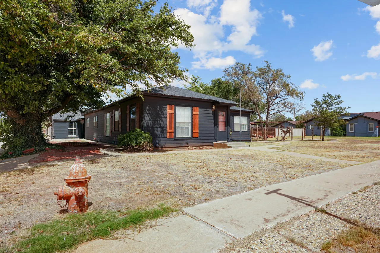 Photo 3 — 101 Watts Avenue, Ralls, TX 79357