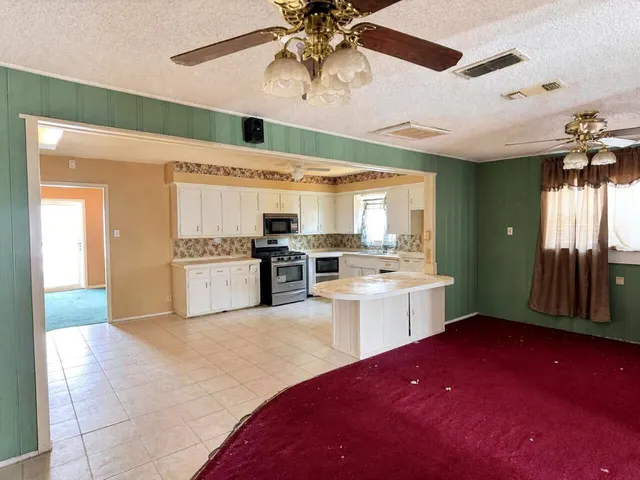 Photo 7 — 205 11th Street, Levelland, TX 79336