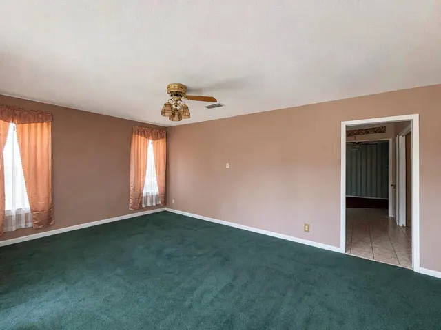 Photo 8 — 205 11th Street, Levelland, TX 79336