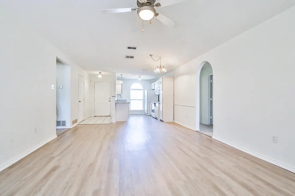 Photo 5 — 6110 16th Street, Lubbock, TX 79416