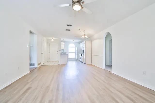 Photo 5 — 6110 16th Street, Lubbock, TX 79416