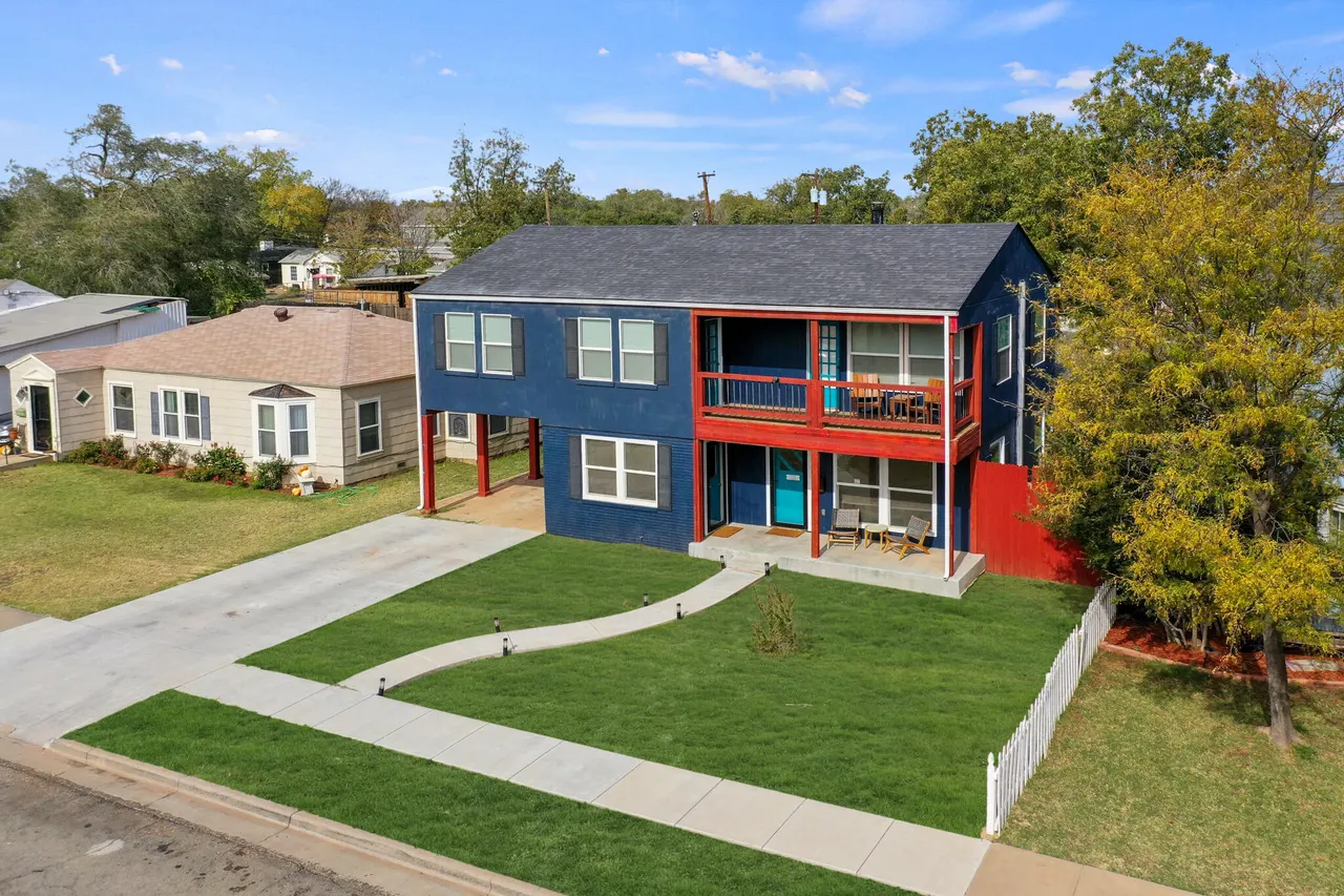 Photo 6 — 1904 28th Street, Lubbock, TX 79411