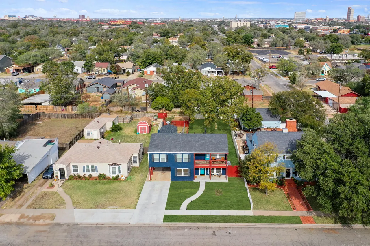 Photo 7 — 1904 28th Street, Lubbock, TX 79411
