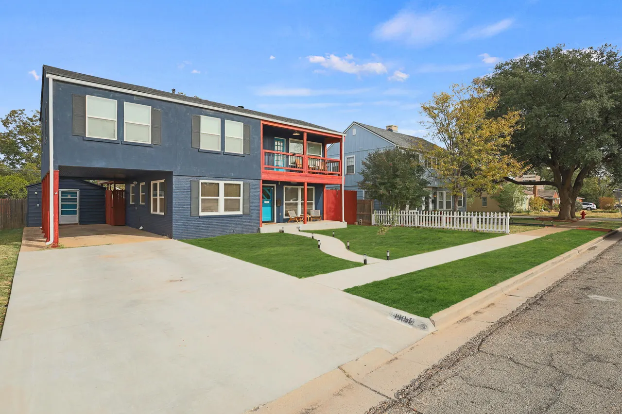 Photo 12 — 1904 28th Street, Lubbock, TX 79411
