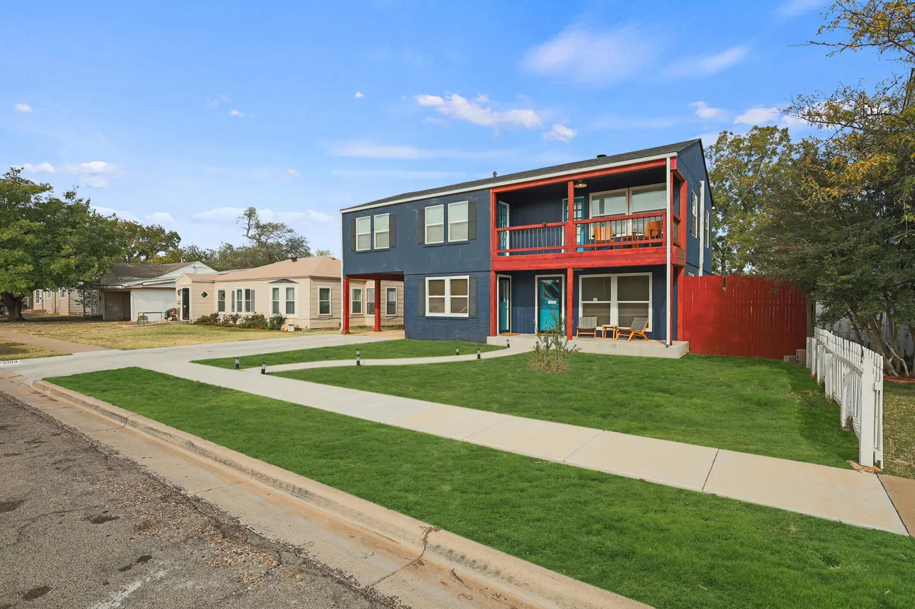 Photo 13 — 1904 28th Street, Lubbock, TX 79411