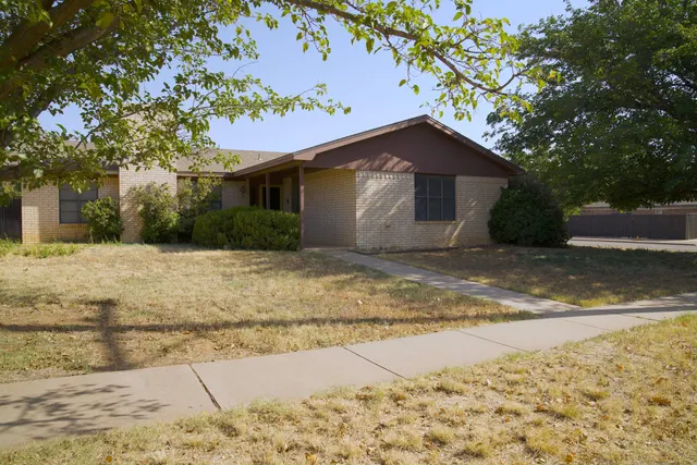 Photo 2 — 5602 73rd Street, Lubbock, TX 79424