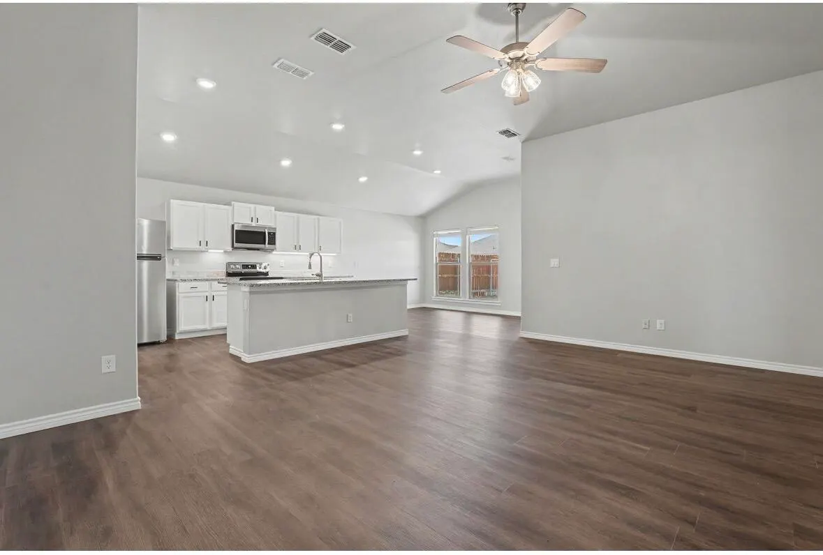 Photo 14 — 7514 31st Place, Lubbock, TX 79407